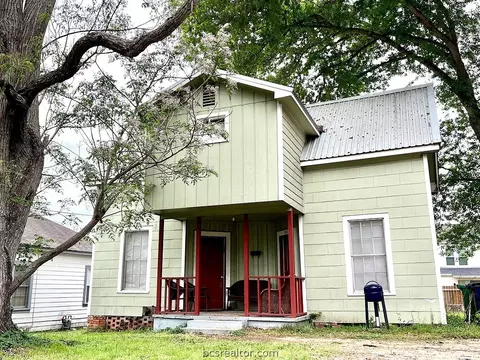 506 W Alamo St, Brenham, TX 77833
