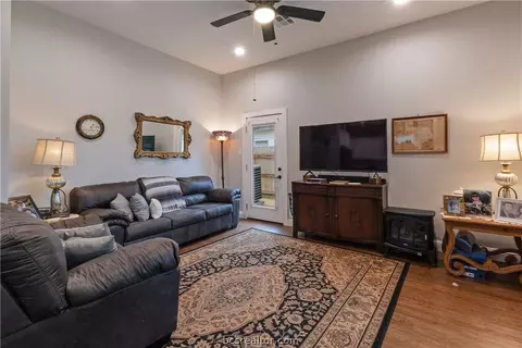 305 Moss St, Bryan, TX 77803 photo 20
