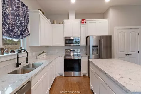 305 Moss St, Bryan, TX 77803 photo 30