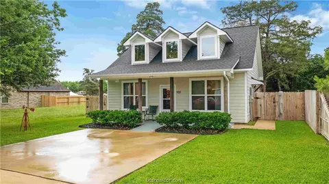 305 Moss St, Bryan, TX 77803 photo 3
