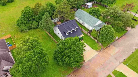 305 Moss St, Bryan, TX 77803 photo 12