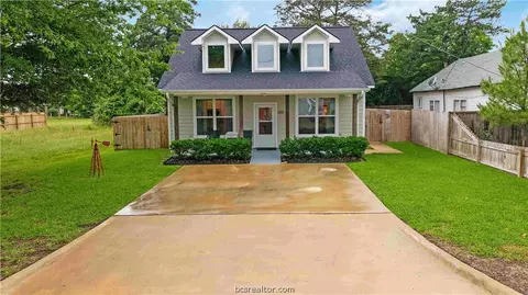 305 Moss St, Bryan, TX 77803 photo 5