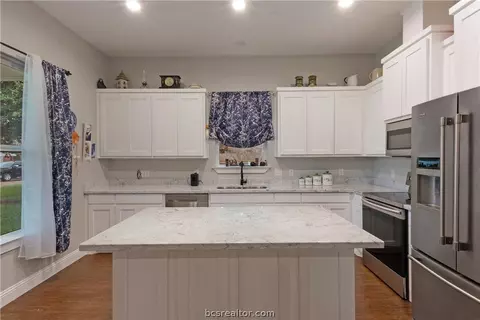 305 Moss St, Bryan, TX 77803 photo 32
