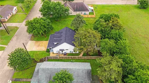 305 Moss St, Bryan, TX 77803 photo 7