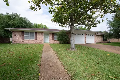 2305 Devonshire St, Bryan, TX 77802
