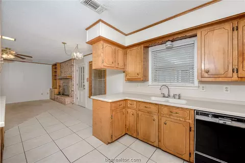 Kitchen - 2305 Devonshire St, Bryan, TX 77802 photo 4 of 6