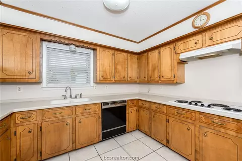 Kitchen - 2305 Devonshire St, Bryan, TX 77802 photo 6 of 6