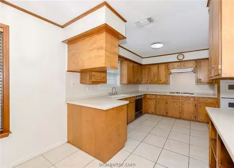 Kitchen - 2305 Devonshire St, Bryan, TX 77802 photo 3 of 6