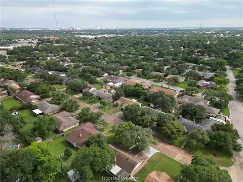 View/Area - 2305 Devonshire St, Bryan, TX 77802 photo 1 of 2