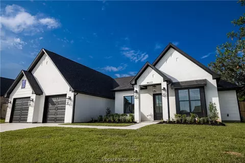 4637 River Valley Dr, Bryan, TX 77808