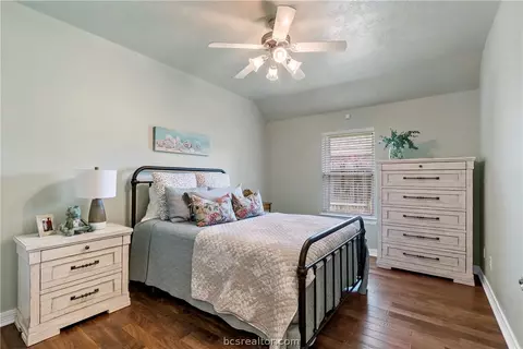 Bedroom - 3712 Williams Trace Dr, Bryan, TX 77808 photo 3 of 4
