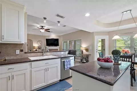 Kitchen - 3712 Williams Trace Dr, Bryan, TX 77808 photo 8 of 8