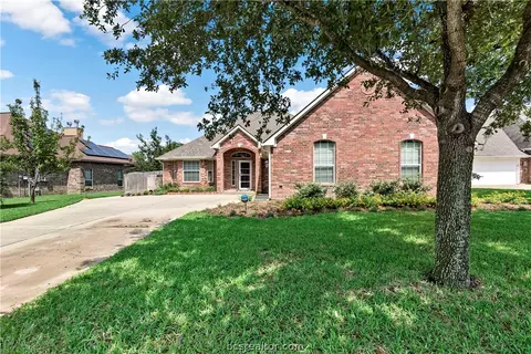 Exterior - 3712 Williams Trace Dr, Bryan, TX 77808 photo 2 of 5