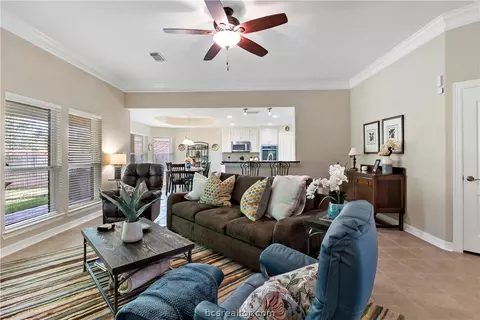 Living - 3712 Williams Trace Dr, Bryan, TX 77808 photo 2 of 4