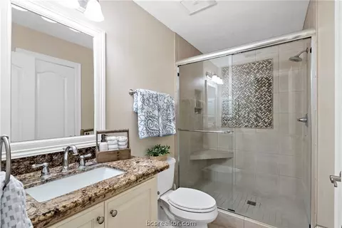 Bath - 3712 Williams Trace Dr, Bryan, TX 77808 photo 4 of 4