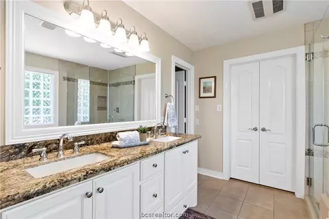 Bath - 3712 Williams Trace Dr, Bryan, TX 77808 photo 1 of 4