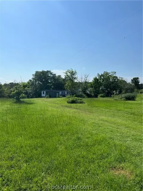 2120 Lake Ridge Dr, Caldwell, TX 77836