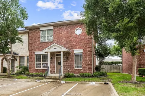 423 Forest Dr, College Station, TX 77840