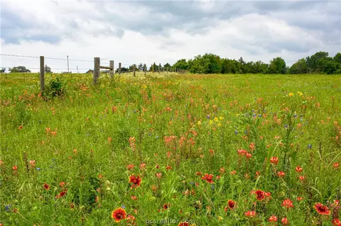 5530 Old Chappell Hill Rd, Brenham, TX 77833