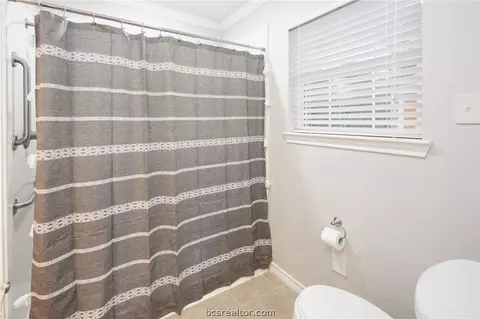 2906 Burning Tree Ct, Bryan, TX 77802 photo 15