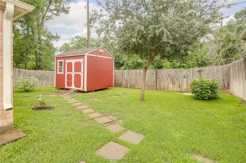 2906 Burning Tree Ct, Bryan, TX 77802 photo 20
