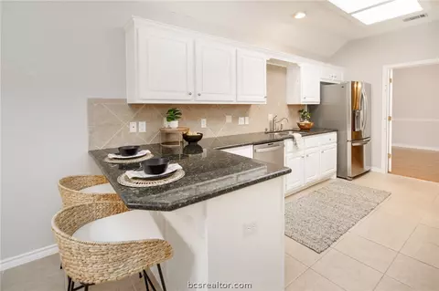 2906 Burning Tree Ct, Bryan, TX 77802 photo 10