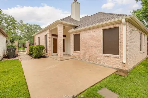 2906 Burning Tree Ct, Bryan, TX 77802 photo 22