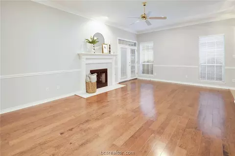 2906 Burning Tree Ct, Bryan, TX 77802 photo 5