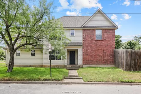 313 Sterling St, College Station, TX 77840