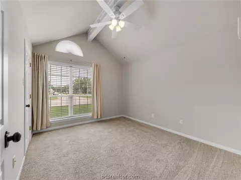 Bedroom - 4701 Warwick Ln, Bryan, TX 77802 photo 4 of 4
