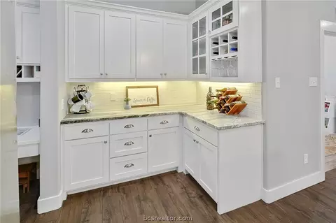 5001 Lantern Ln, Bryan, TX 77808 photo 17