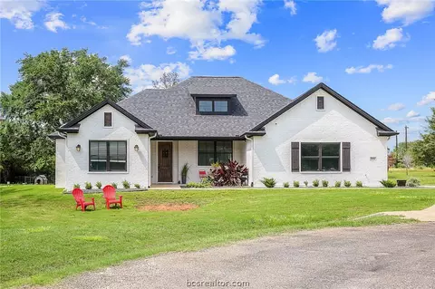 5001 Lantern Ln, Bryan, TX 77808 photo 2