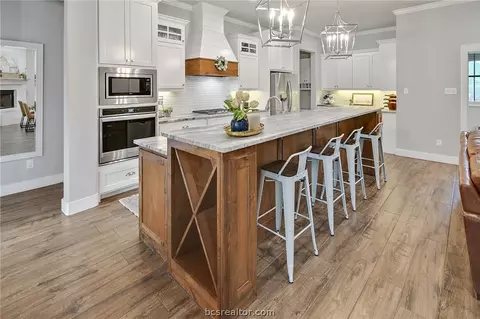 5001 Lantern Ln, Bryan, TX 77808 photo 4