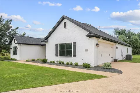 5001 Lantern Ln, Bryan, TX 77808 photo 10