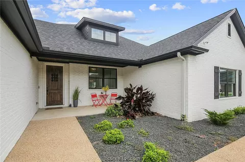 5001 Lantern Ln, Bryan, TX 77808 photo 9