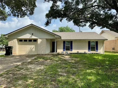 1826 Gettysburg Ln, Bryan, TX 77802 photo 1