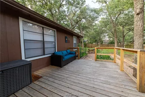2112 Labrisa Dr, Bryan, TX 77807 photo 28