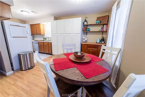 2112 Labrisa Dr, Bryan, TX 77807 photo 11
