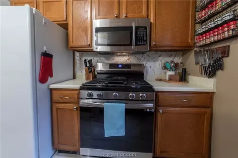 2112 Labrisa Dr, Bryan, TX 77807 photo 14