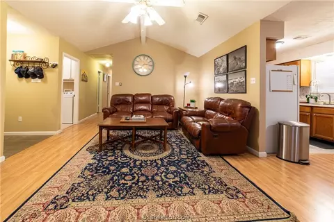 2112 Labrisa Dr, Bryan, TX 77807 photo 5
