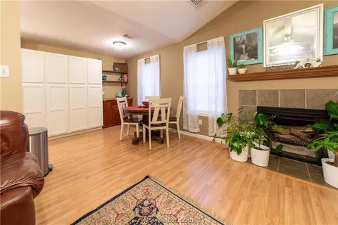 2112 Labrisa Dr, Bryan, TX 77807 photo 8