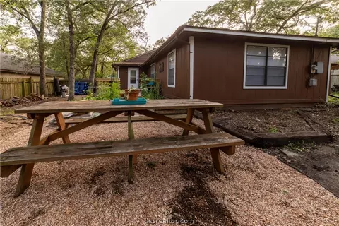 2112 Labrisa Dr, Bryan, TX 77807 photo 30