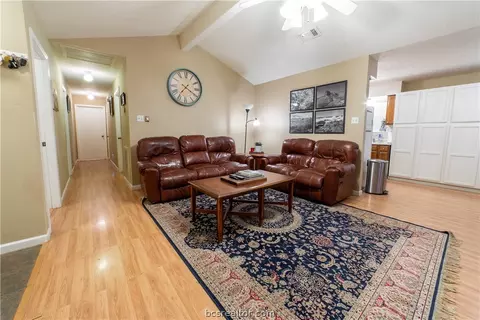 2112 Labrisa Dr, Bryan, TX 77807 photo 4