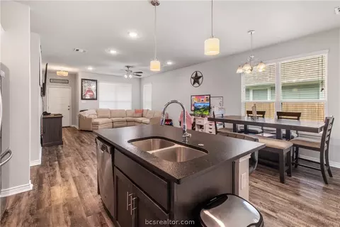 425 Marble Falls Dr, Bryan, TX 77803 photo 16