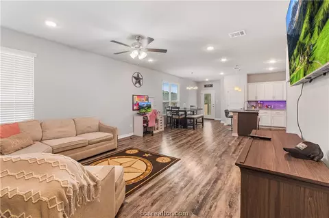 425 Marble Falls Dr, Bryan, TX 77803 photo 7