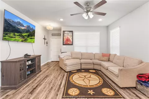 425 Marble Falls Dr, Bryan, TX 77803 photo 9