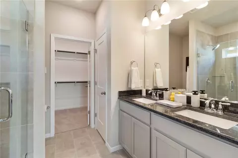 Bath - 5317 Lyle Pl, Bryan, TX 77807 photo 1 of 4