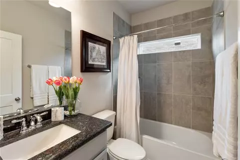 Bath - 5317 Lyle Pl, Bryan, TX 77807 photo 2 of 4