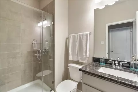 Bath - 5317 Lyle Pl, Bryan, TX 77807 photo 3 of 4