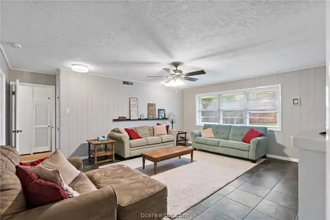 Living - 4208 Nagle St, Bryan, TX 77801 photo 4 of 4
